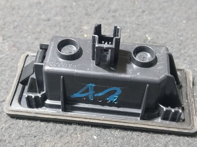 bontott AUDI A1 Hátsó Rendszámtábla Világítás