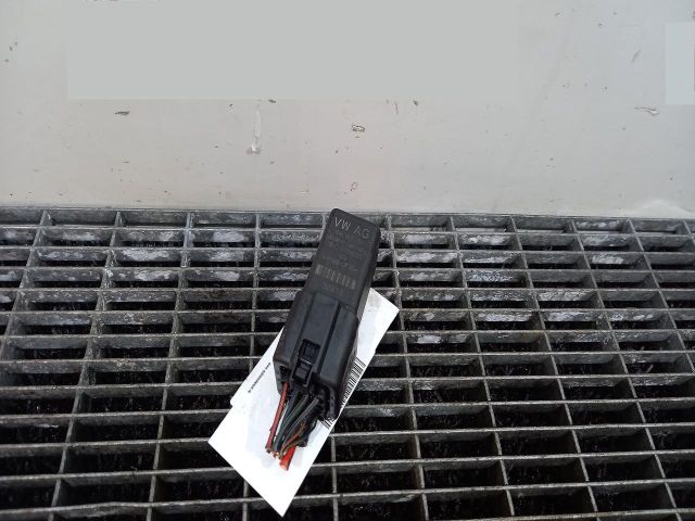 bontott AUDI A1 Izzító Relé