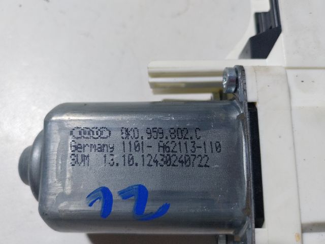 bontott AUDI A1 Jobb első Ablakemelő Motor