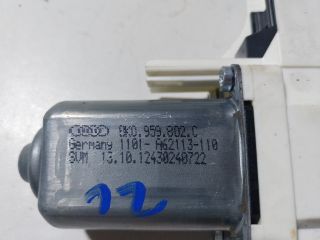 bontott AUDI A1 Jobb első Ablakemelő Motor