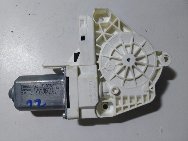 bontott AUDI A1 Jobb első Ablakemelő Motor