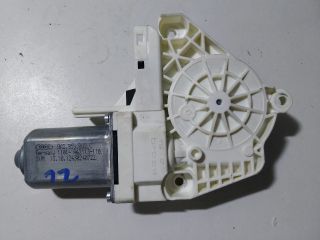 bontott AUDI A1 Jobb első Ablakemelő Motor