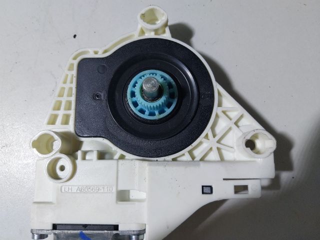 bontott AUDI A1 Jobb első Ablakemelő Motor