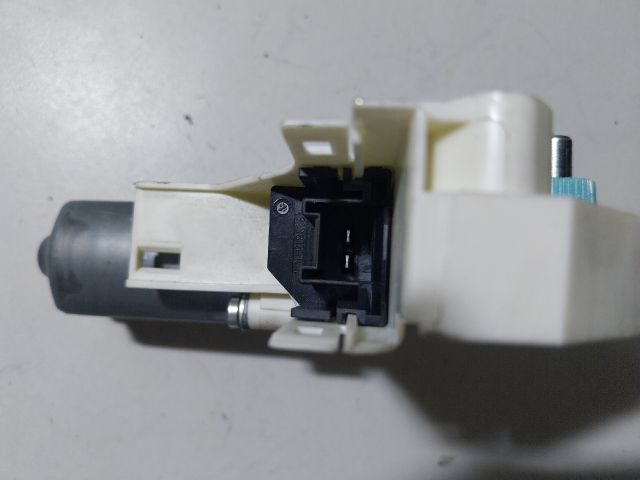 bontott AUDI A1 Jobb első Ablakemelő Motor