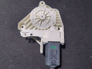 bontott AUDI A1 Jobb első Ablakemelő Motor