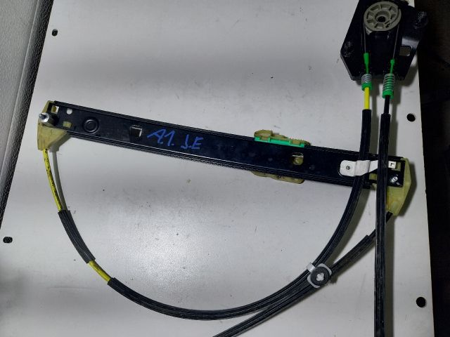 bontott AUDI A1 Jobb első Ablakemelő Szerkezet (Elektromos)