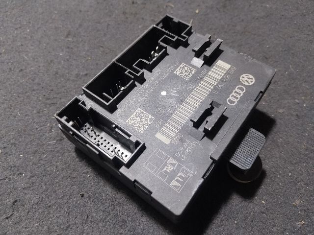bontott AUDI A1 Jobb első Ajtó Vezérlőegység