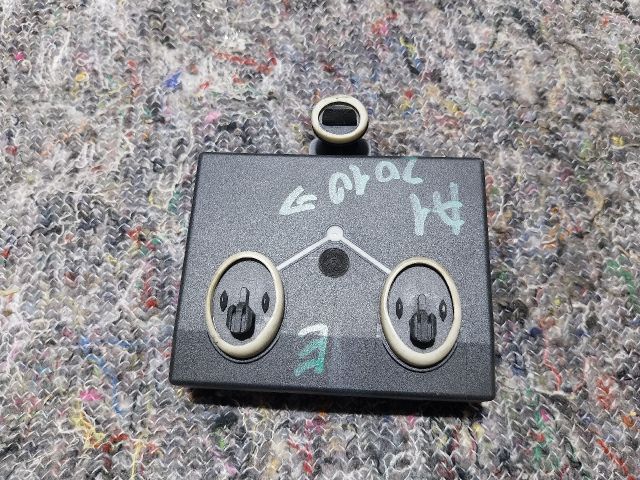 bontott AUDI A1 Jobb első Ajtó Vezérlőegység