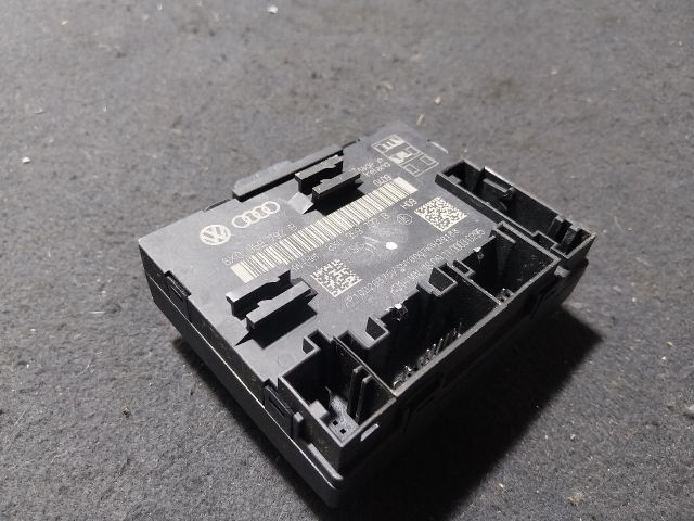 bontott AUDI A1 Jobb első Ajtó Vezérlőegység