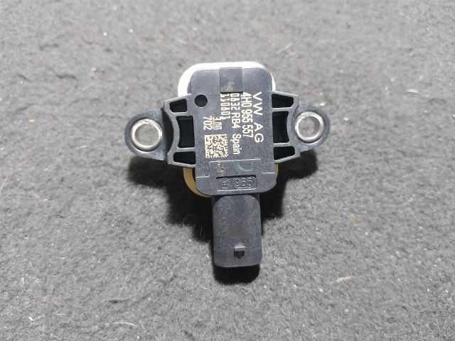 bontott AUDI A1 Jobb első Oldal Ütközés Érzékelő