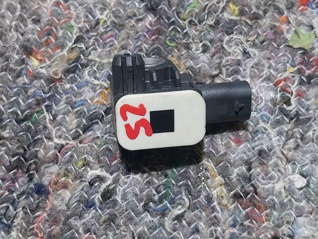 bontott AUDI A1 Jobb első Oldal Ütközés Érzékelő