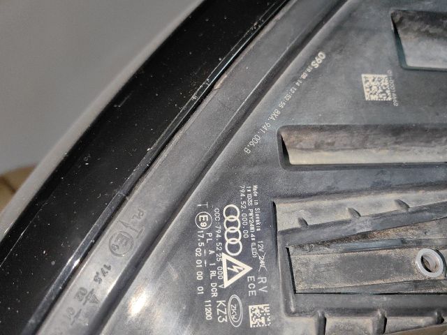 bontott AUDI A1 Jobb Fényszóró