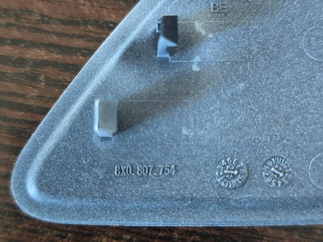 bontott AUDI A1 Jobb Fényszórómosó Fedél