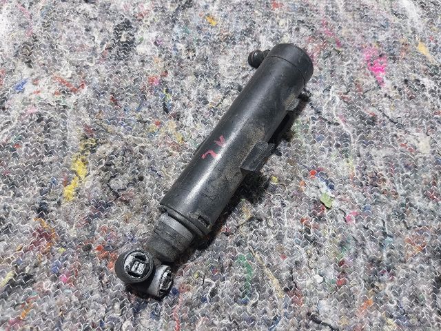 bontott AUDI A1 Jobb Fényszórómosó Fúvóka