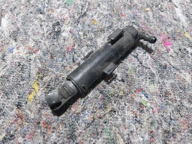 bontott AUDI A1 Jobb Fényszórómosó Fúvóka