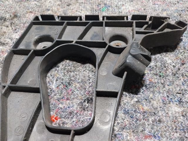 bontott AUDI A1 Jobb hátsó Oldal Lökhárító Tartó (Műanyag)