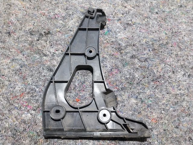 bontott AUDI A1 Jobb hátsó Oldal Lökhárító Tartó (Műanyag)