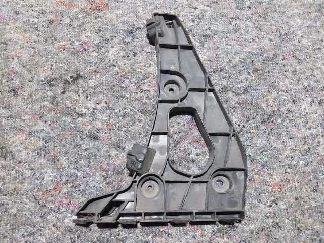 bontott AUDI A1 Jobb hátsó Oldal Lökhárító Tartó (Műanyag)