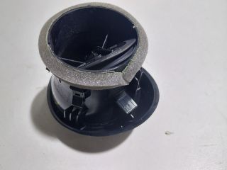 bontott AUDI A1 Jobb Szellőző