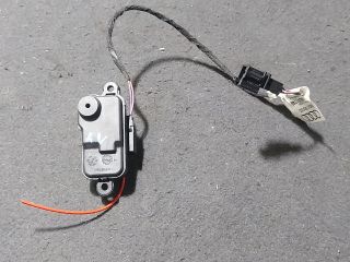 bontott AUDI A1 Központizár Motor Tankajtó