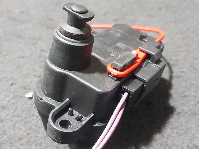 bontott AUDI A1 Központizár Motor Tankajtó