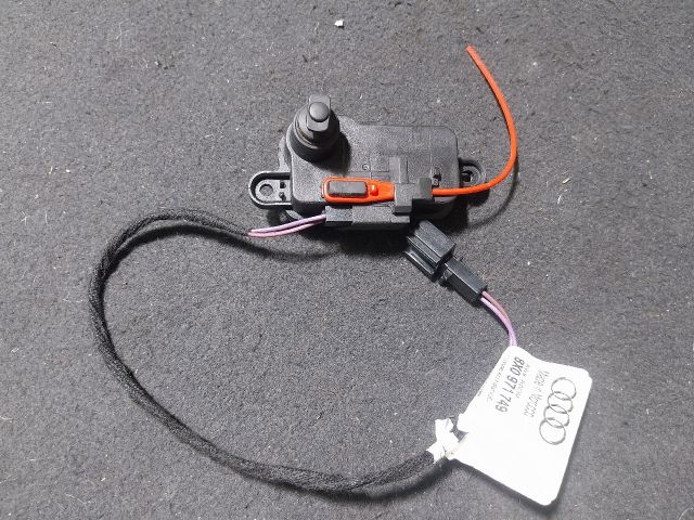 bontott AUDI A1 Központizár Motor Tankajtó