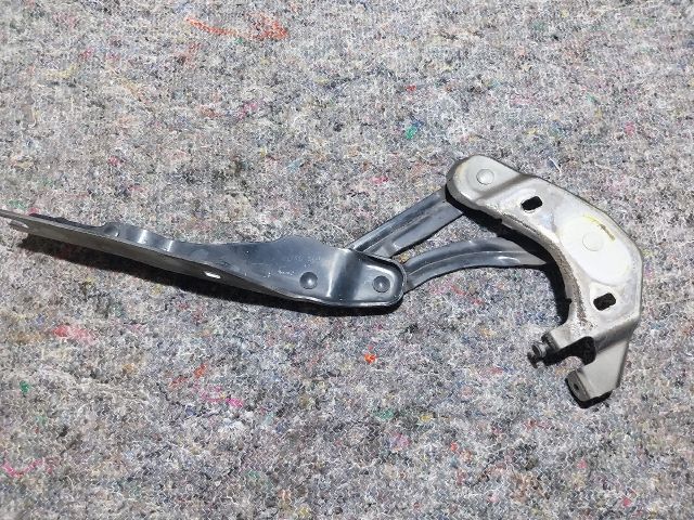 bontott AUDI A1 Motorháztető Bal Zsanér