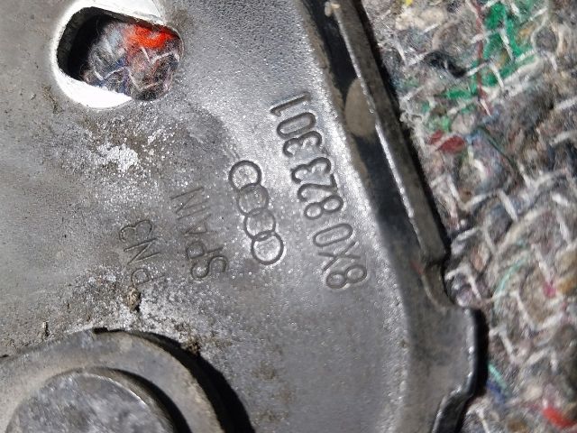 bontott AUDI A1 Motorháztető Bal Zsanér