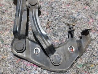 bontott AUDI A1 Motorháztető Bal Zsanér