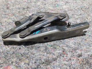 bontott AUDI A1 Motorháztető Bal Zsanér