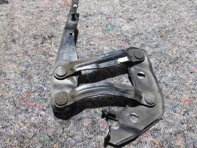 bontott AUDI A1 Motorháztető Jobb Zsanér