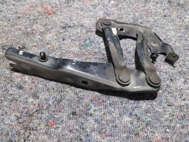 bontott AUDI A1 Motorháztető Jobb Zsanér