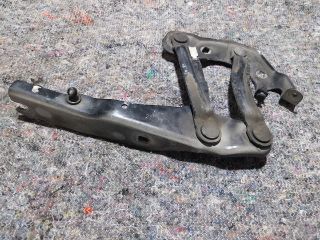 bontott AUDI A1 Motorháztető Jobb Zsanér