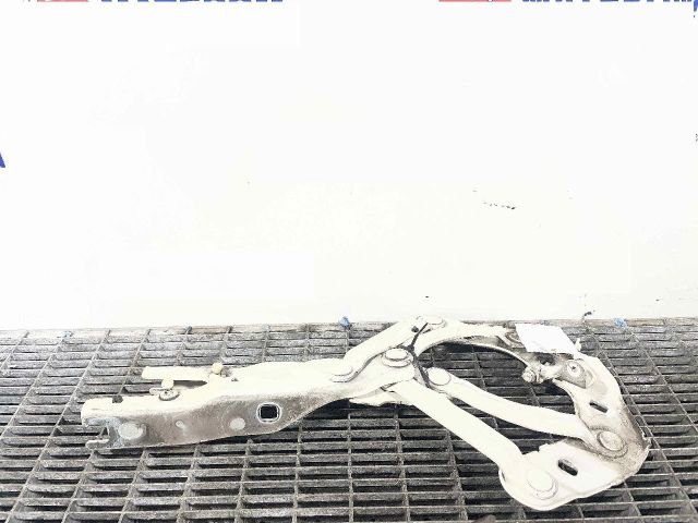 bontott AUDI A1 Motorháztető Zsanér Pár