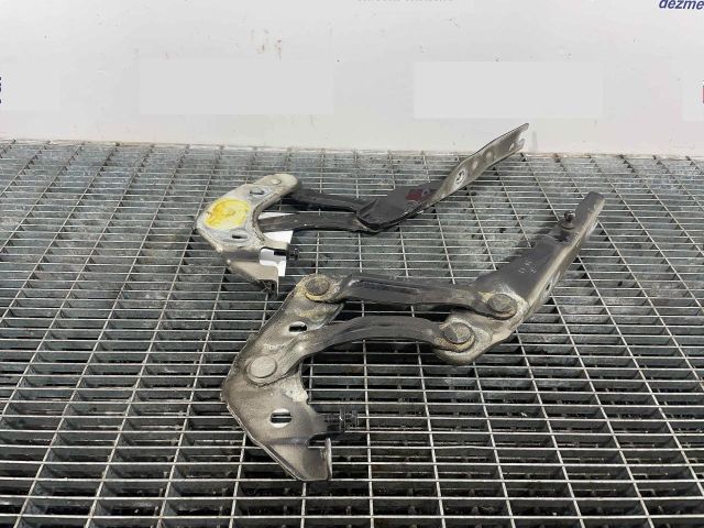 bontott AUDI A1 Motorháztető Zsanér Pár