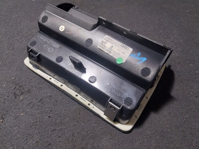 bontott AUDI A1 Multifunkciós Kijelző