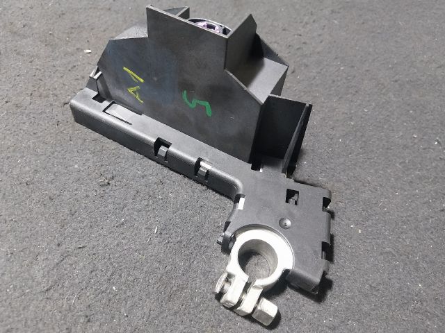 bontott AUDI A1 Pozitív Kábel Elosztó