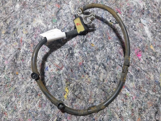 bontott AUDI A1 Pozitív Kábel