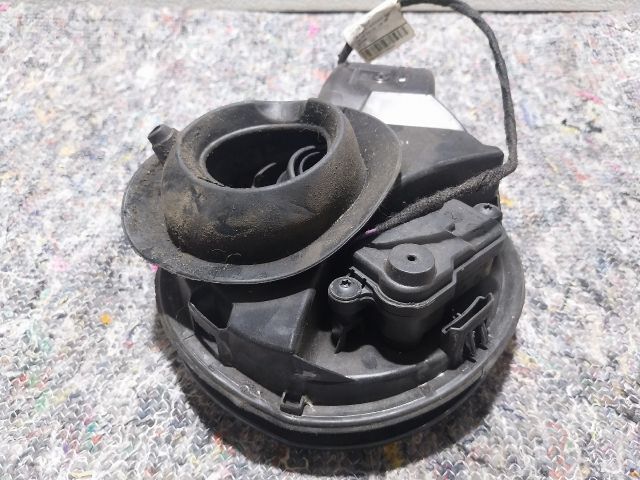 bontott AUDI A1 Tankajtó