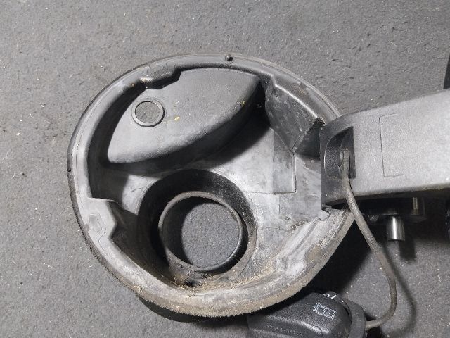 bontott AUDI A1 Tankajtó