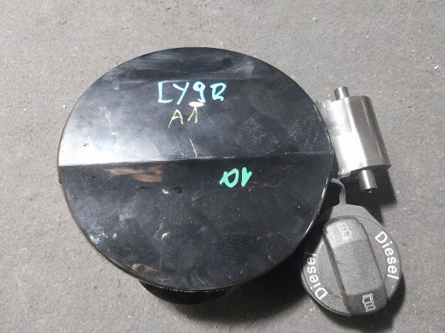 bontott AUDI A1 Tankajtó