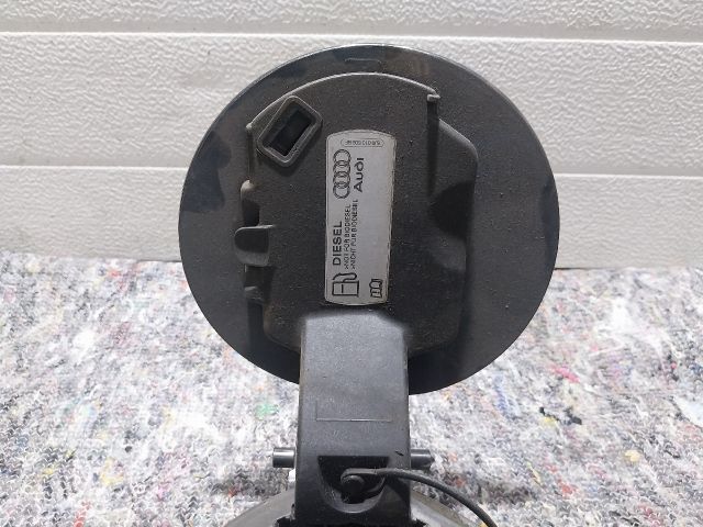 bontott AUDI A1 Tankajtó