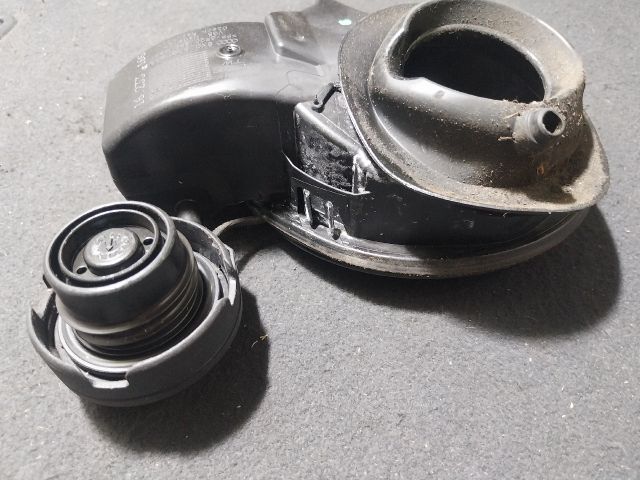 bontott AUDI A1 Tankajtó