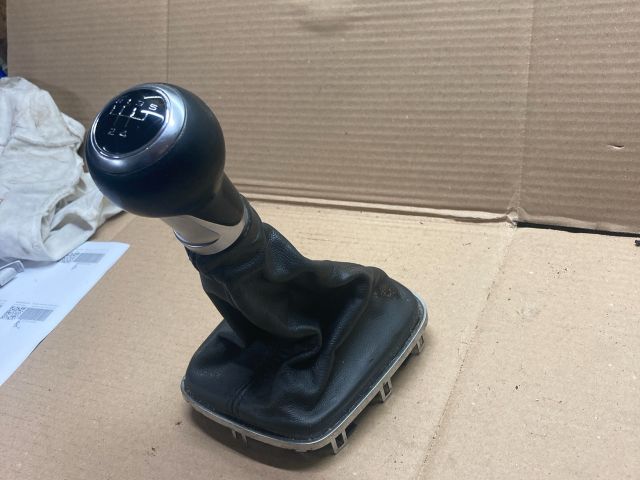 bontott AUDI A1 Váltógomb