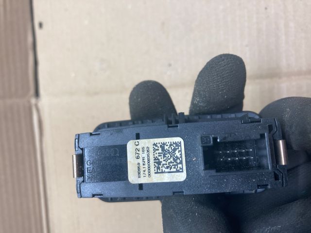 bontott AUDI A1 Vészvillogó Kapcsoló