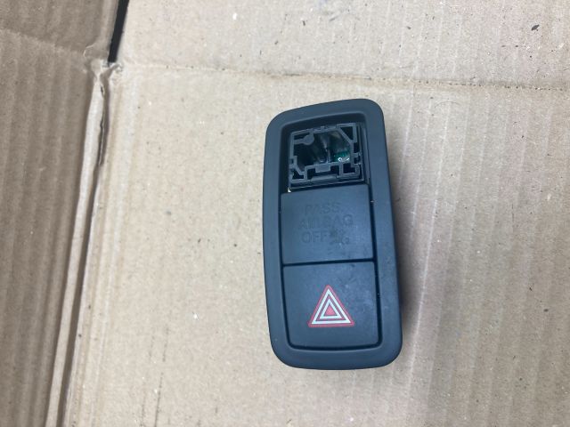 bontott AUDI A1 Vészvillogó Kapcsoló