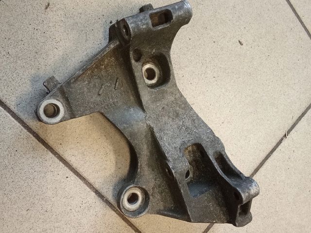 bontott AUDI A2 Generátor Tartó Bak