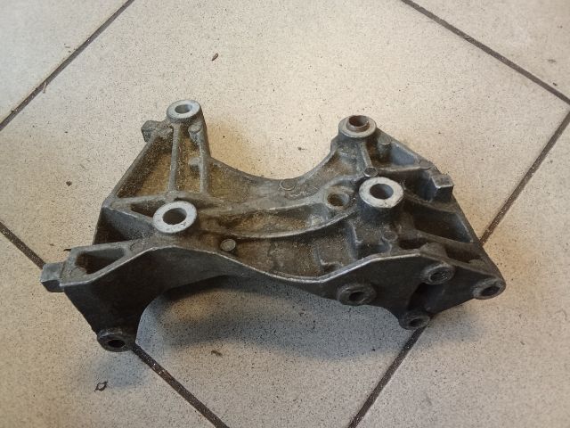 bontott AUDI A2 Generátor Tartó Bak
