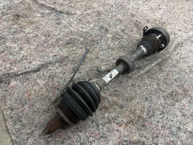 bontott AUDI A2 Bal Féltengely