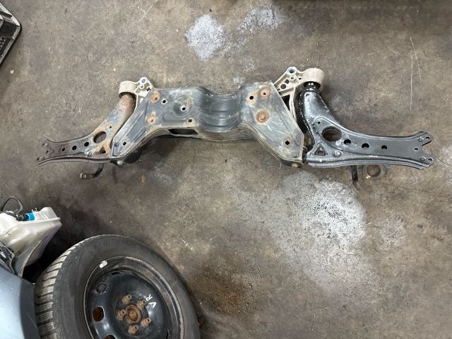 bontott AUDI A2 Első Bölcső